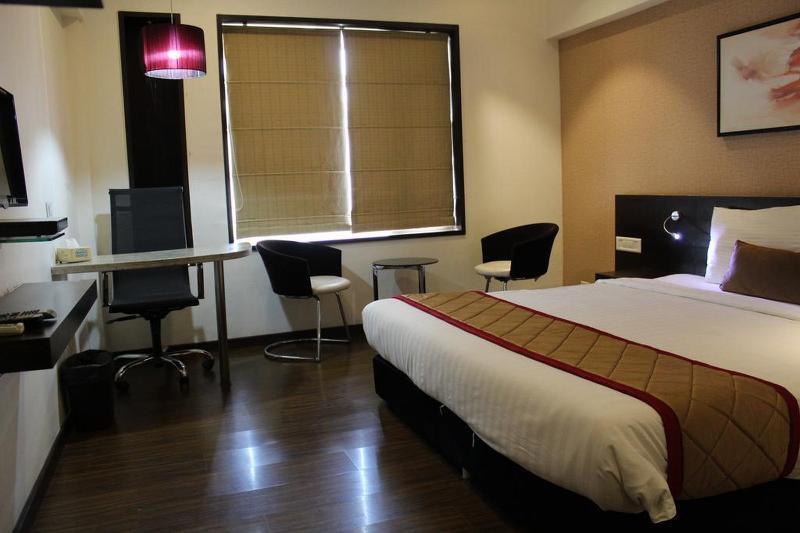Hotel Siesta Hinjewadi Pune Eksteriør bilde